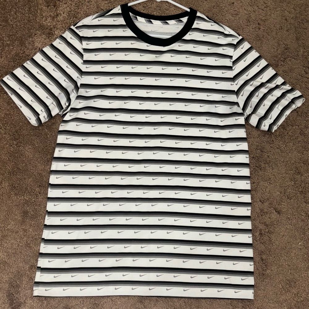 NIKE mens tshirt